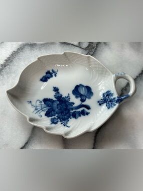 Royal Copenhagen's "Blue Flower" Leaf-Shaped Dish w Braided Border 1st Qual.